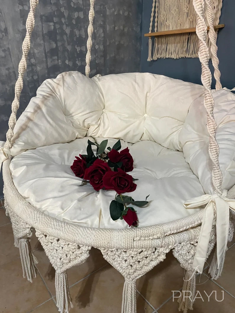 π€ Whispers of White β 40-Inch Macrame Swing in Natural Elegance