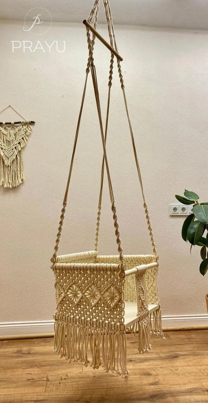 💛 Wrapped in Gold – A Swing Made for Precious Beginnings