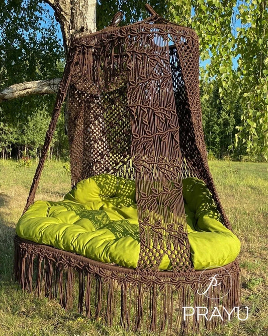 💚 Nature’s Embrace – A 60-Inch Wooden Boho Swing with Forest Green Accents