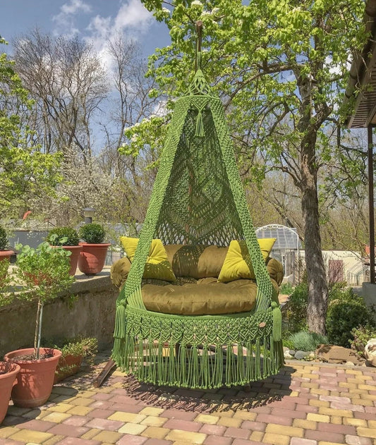 Swing into Nature: Prayu’s Lush Green Macrame Delight